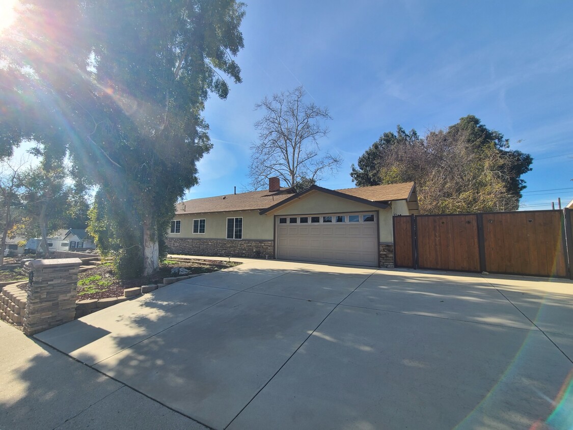 Primary Photo - 424 Glenwood Pl