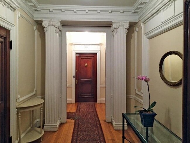 Building Photo - 1514 Beacon St