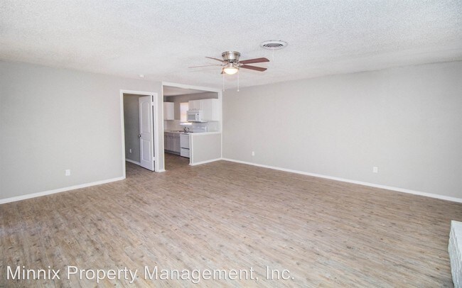 Building Photo - 1312 65th Dr