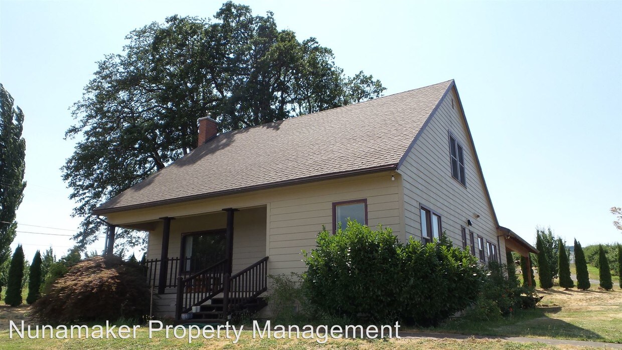 Primary Photo - 4 br, 2 bath House - 1350 Sunset Road