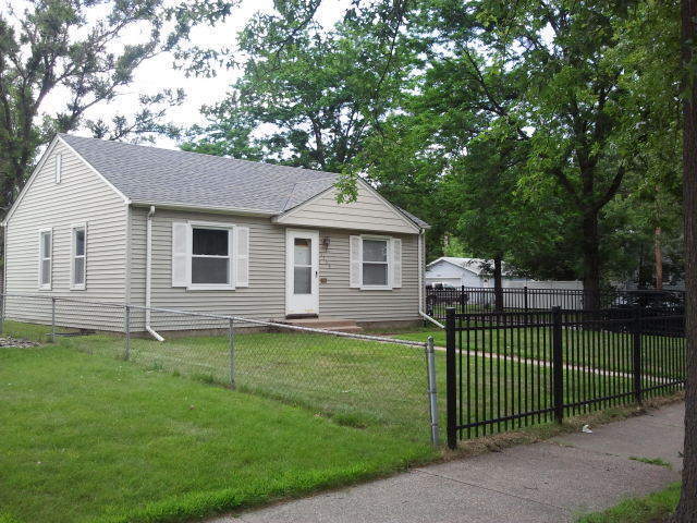 Building Photo - 5159 Knox AVe N