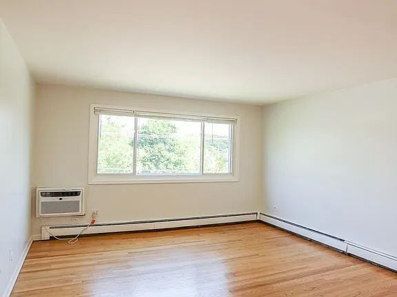 Building Photo - 700 McKinley Ave