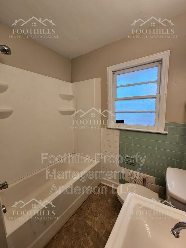 Foto del edificio - 204 Pine Ln