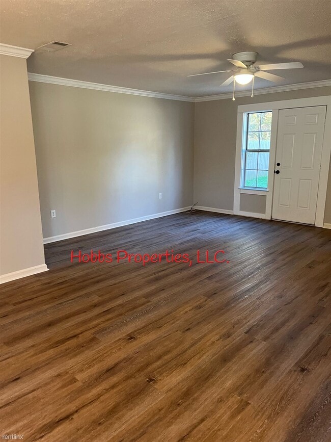 Building Photo - 3 br, 3 bath Townhome - 19 Brierwood Cir