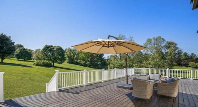 Foto del edificio - 8620 Stableview Ct