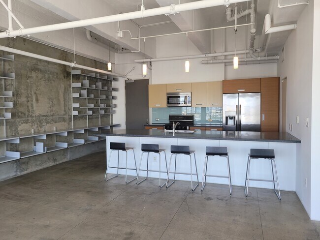 Foto del edificio - 746 S Los Angeles St