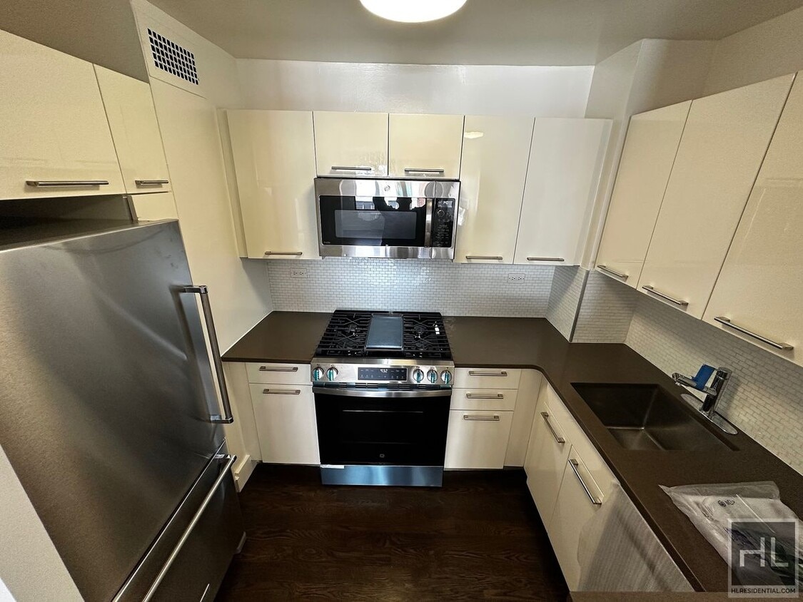 Building Photo - EAST 63 STREET