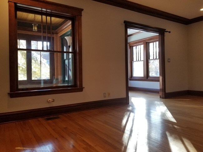 Foto del edificio - 4850 N Talman Ave