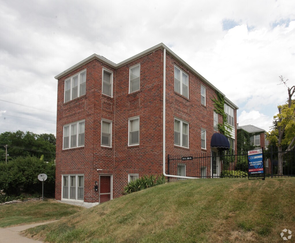 Building Photo - 813 S 38th St