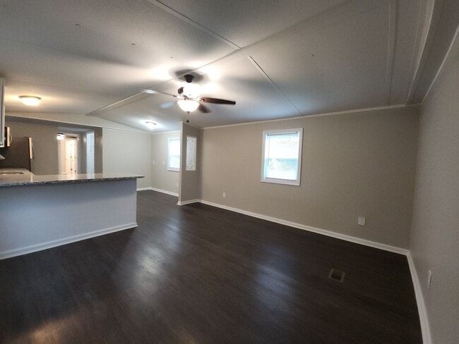 Building Photo - 4 Elcona St