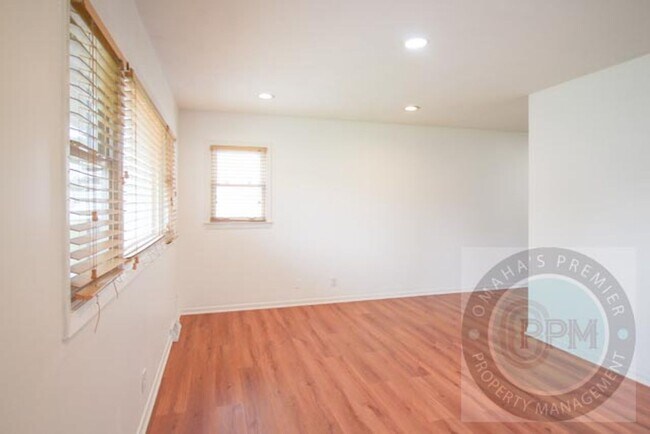 Foto del edificio - Spacious 3 Bedroom / 1 Bathroom Home in Be...