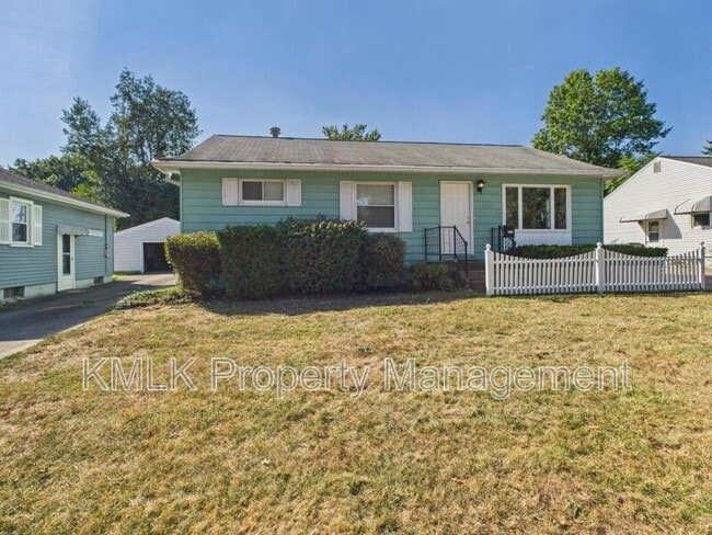 Building Photo - 316 Lynn Dr