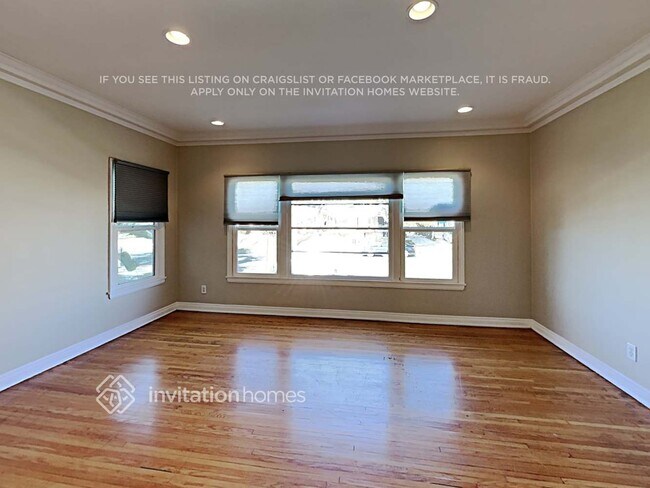 Foto del edificio - 1852 W 78th St