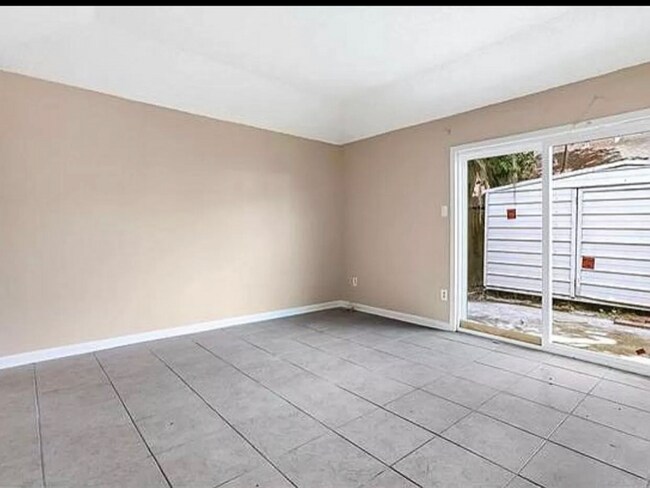 Building Photo - 5216 Cross Creek Dr