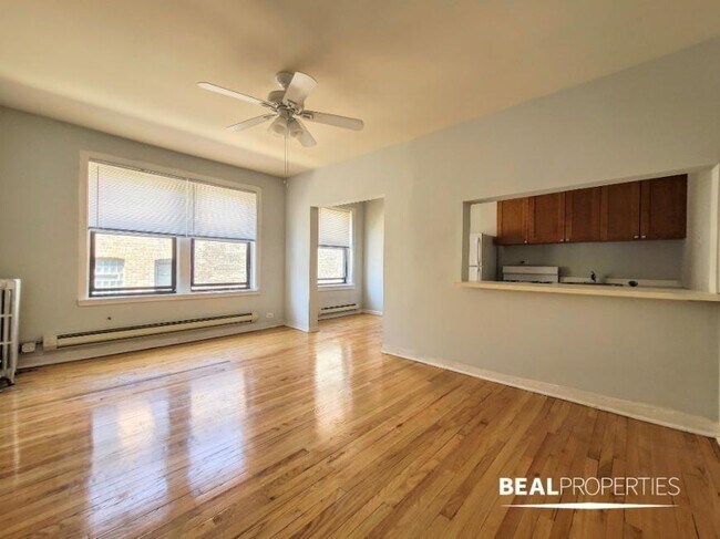 Building Photo - 0 bedroom in CHICAGO IL 60657
