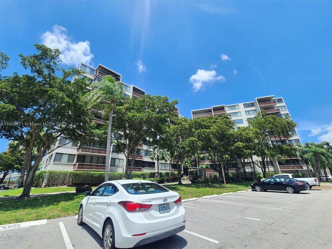 4222 Inverrary Blvd Unit 4513, Lauderhill, FL 33319 Condo for Rent in