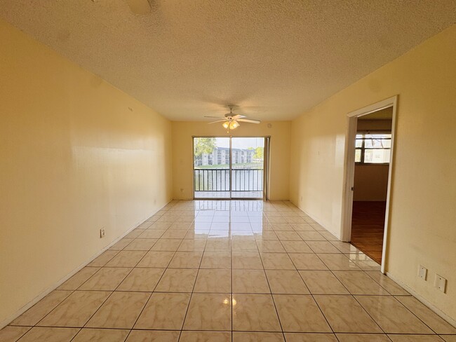 Building Photo - 8025 S Colony Cir