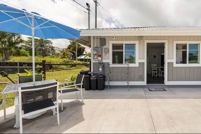 Building Photo - Fully Furnished Studio in Hawaiian Paradise Park