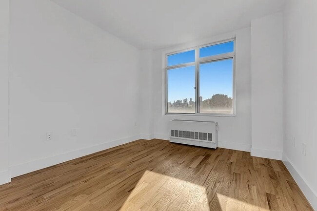 Building Photo - 30-50-50 21st St