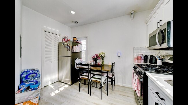 Foto del edificio - 1215 80th St