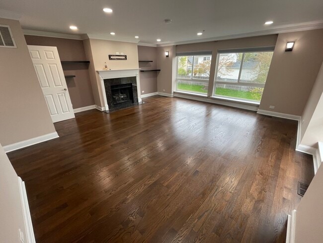 Building Photo - 621 Diamond Pointe Dr