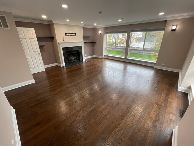 Foto del edificio - 621 Diamond Pointe Dr
