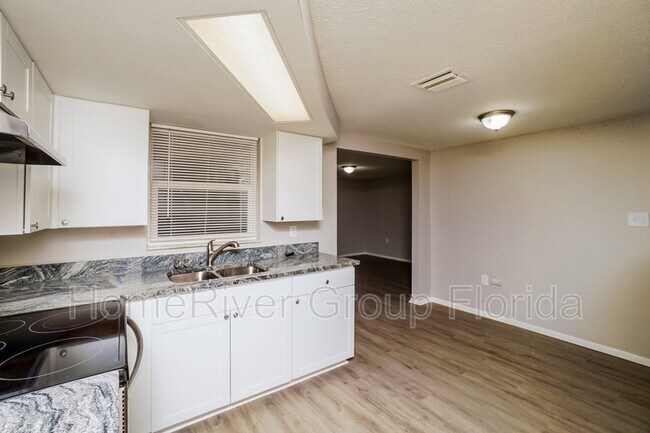 Foto del edificio - 7734 Chalafonte Dr