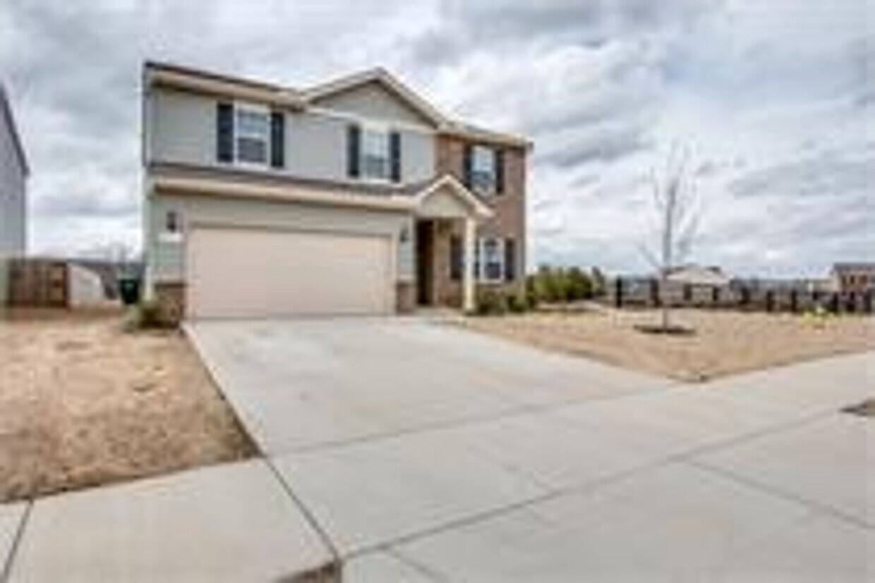 Beautiful 4bd 2.5ba home with Community Am... - Beautiful 4bd 2.5ba home with Community Am...