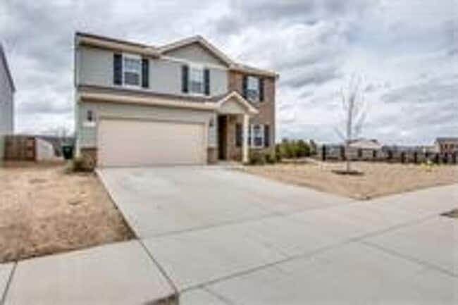 Beautiful 4bd 2.5ba home with Community Am... - Beautiful 4bd 2.5ba home with Community Am...