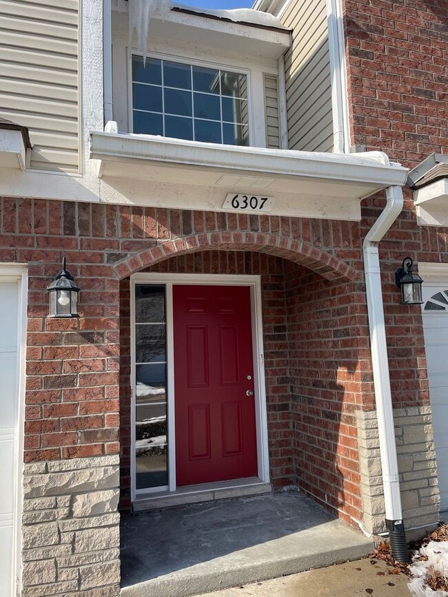 Foto del edificio - Shelby Twp - 3 Bedrooms, 2.5 Baths Townhouse, 2-Car Garage near Stony Creek Park