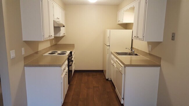 Building Photo - 3807 Meadowlawn Loop SE
