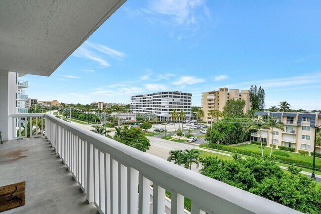 Foto del edificio - 3570 S Ocean Blvd