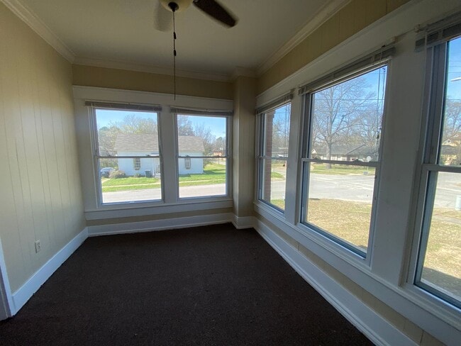 Foto del edificio - 105 W Cherry Ave