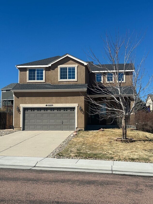 Spacious two-story home located in Woodmen Hills - Spacious two-story home located in Woodmen Hills