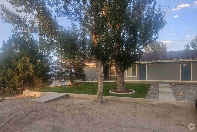 Building Photo - 407 Corona Ave