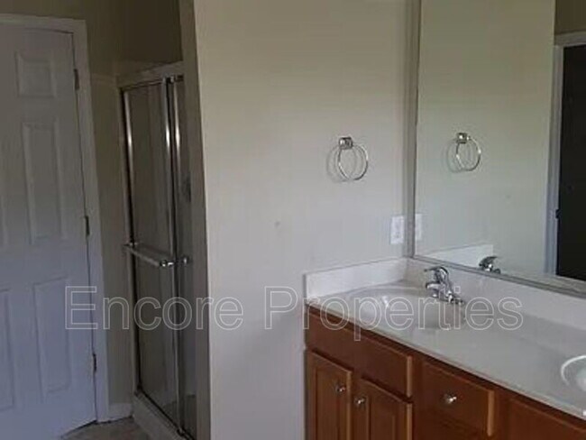 Foto del edificio - 250 Joshua Glen Ln