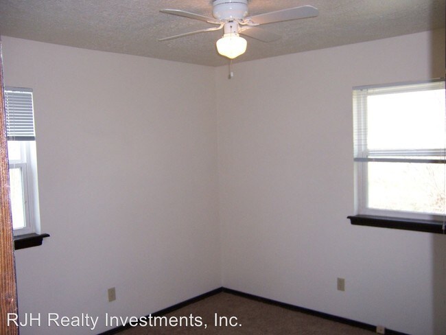 Foto del edificio - 227-229 S Findlay Ave