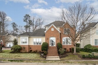 Building Photo - 421 Suri Dr