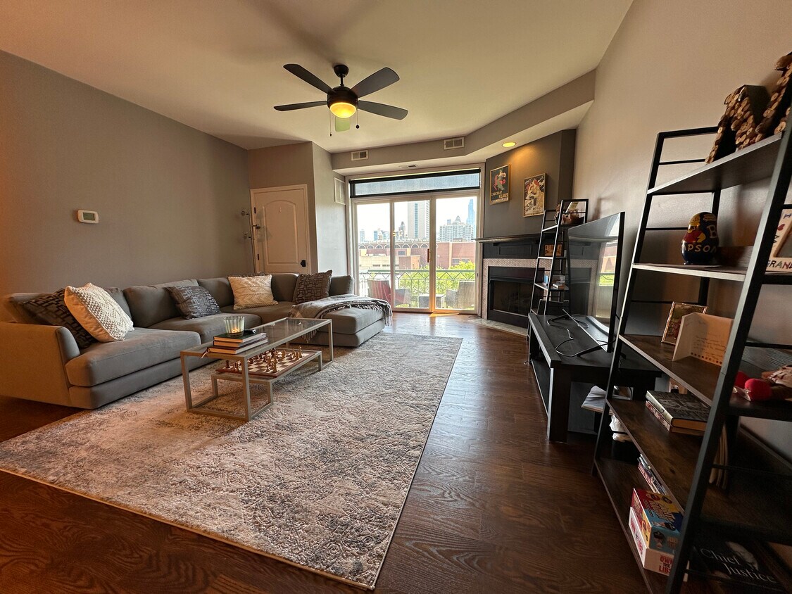 Foto principal - 680 N Green St