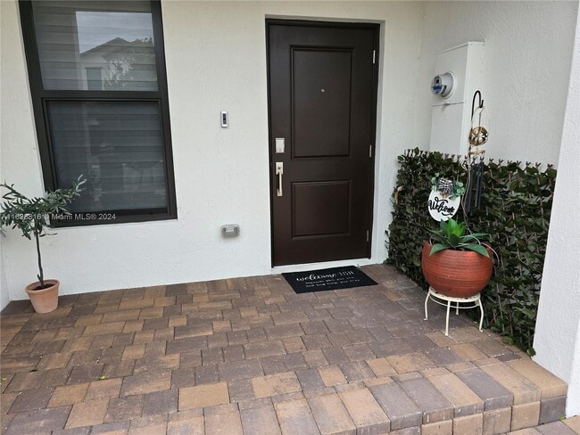 Building Photo - 256 SW 159th Ter