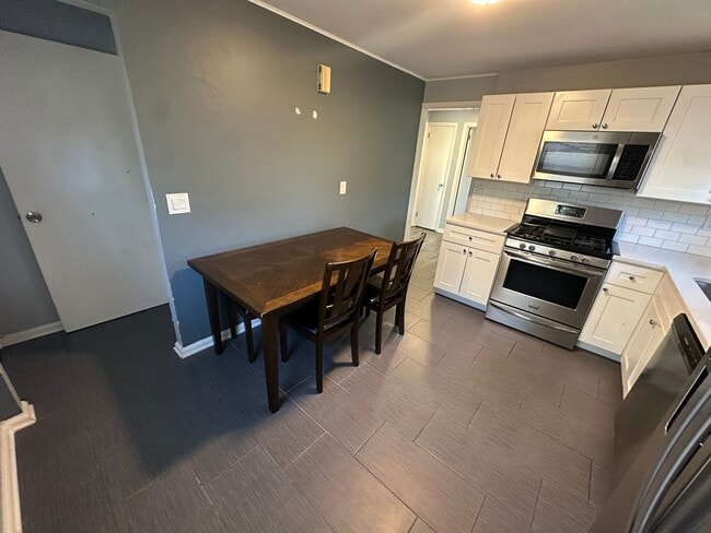 Foto del edificio - 565 Hunter Ave