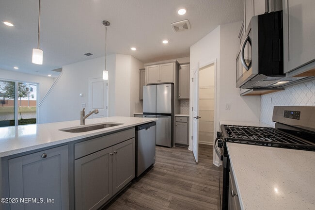 Foto del edificio - 259 Brandon Lks Dr