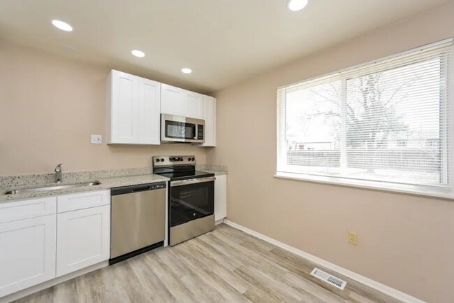Foto del edificio - 15897 E Amherst Pl