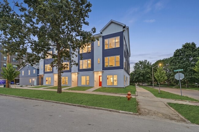 Building Photo - 108 S 5th St