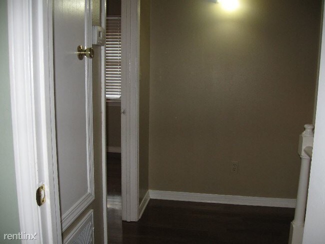 Building Photo - 4 br, 3 bath House - 300 Kensington Drive