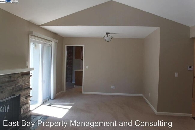 Building Photo - 843 Avalon Way