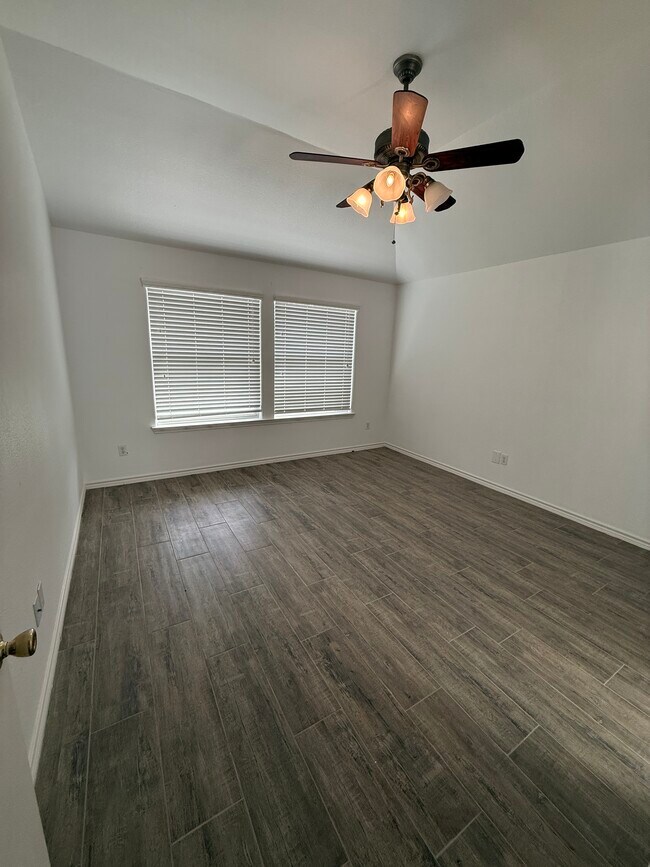 Foto del edificio - 3806 Los Arroyos Dr