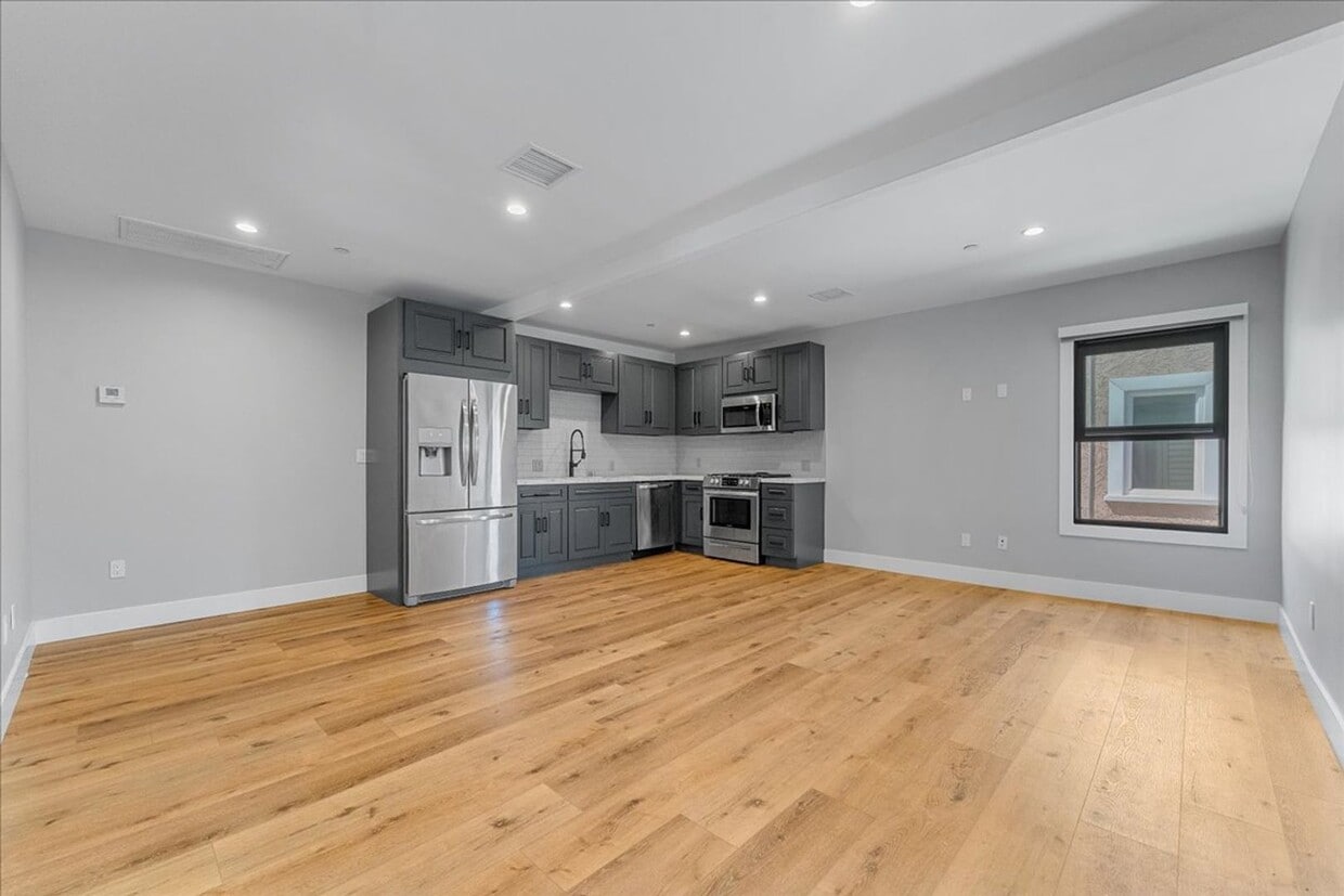 Photo - 1182 West Blvd-C
