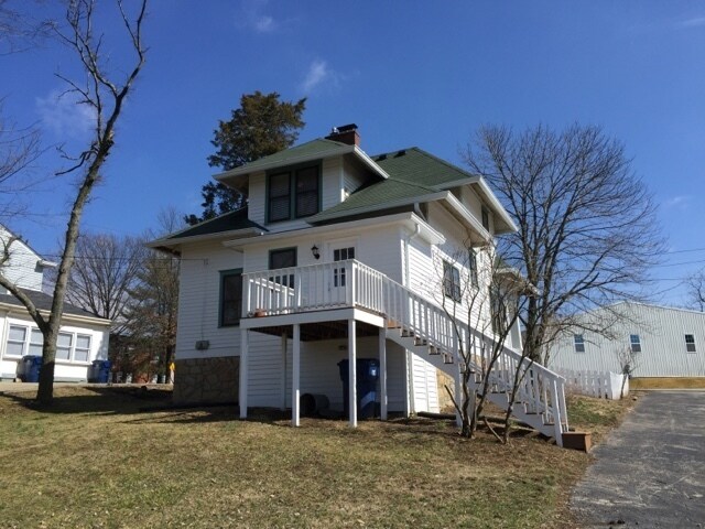 Building Photo - Beautiful Updated Home in Lagrange!