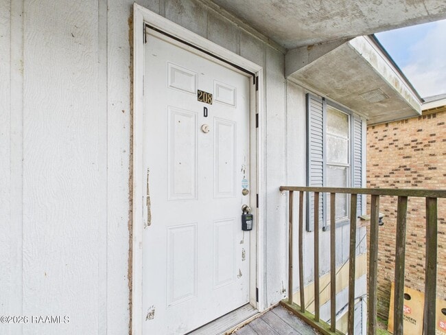 Building Photo - 208 Vieux Orleans Cir